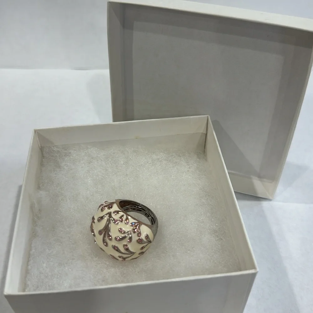 WHITE CREAM ENAMEL PINK CZ‎ SIZE 8 LARGE BLING RING